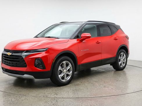 Used 2025 Chevrolet Blazer LT FWD image 3