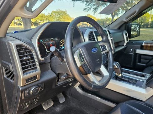 Used 2019 Ford F150 Lariat image 14