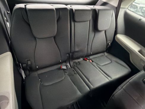 Used 2017 Kia Sedona LX image 21