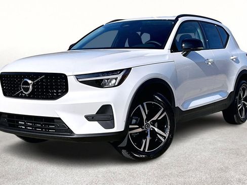 New 2026 Volvo XC40 B5 Core AWD/4WD image 2
