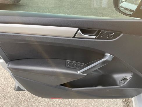 Used 2020 Volkswagen Passat 2.0T SE image 18