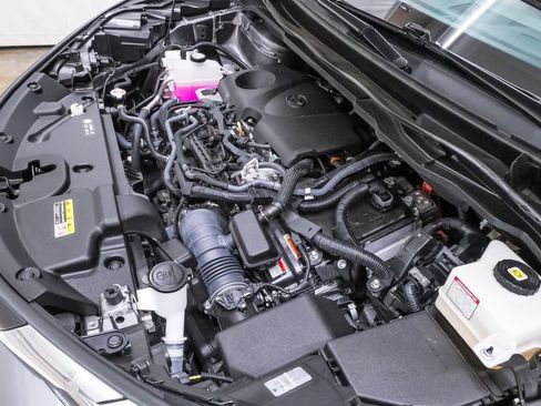 Used 2024 Toyota Sienna LE w/ LE Plus Package FWD image 30
