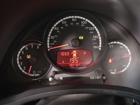 Used 2016 Volkswagen Beetle 1.8T Classic FWD image 4