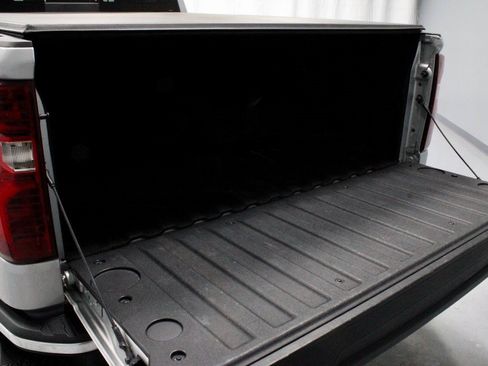 Used 2021 Chevrolet Silverado 1500 LT image 14