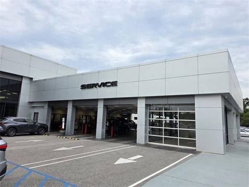 Used 2021 Chevrolet Suburban Premier image 6