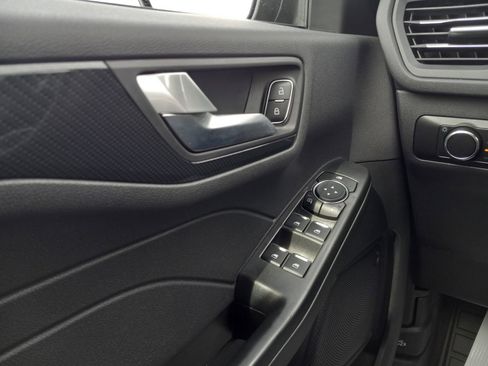 Used 2025 Ford Escape ST-Line image 25