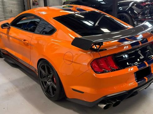 Used 2020 Ford Mustang Shelby GT500 w/ Carbon Fiber Track Pack RWD image 2