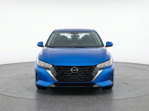 Used 2025 Nissan Sentra SV FWD image 2