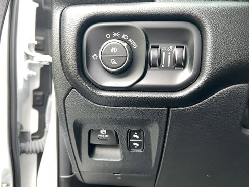 Used 2023 RAM 1500 Laramie AWD/4WD image 15