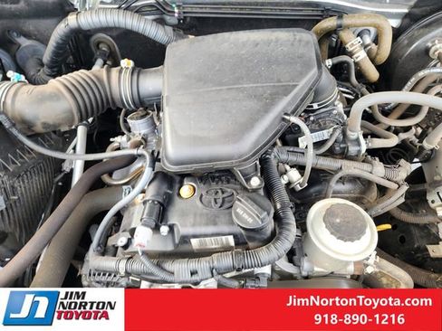 Used 2022 Toyota Tacoma SR5 RWD image 31