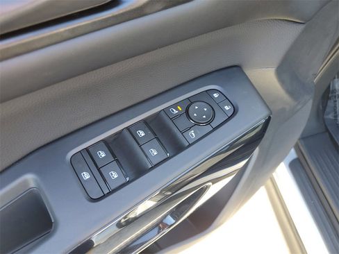 New 2025 Nissan Pathfinder SV w/ Cargo Package image 12