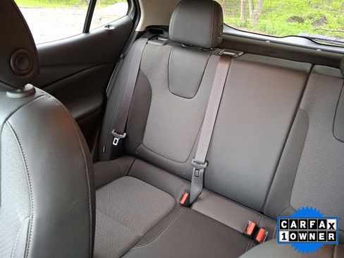 Used 2023 Buick Encore GX Preferred w/ Cold Weather Comfort Package AWD/4WD image 18