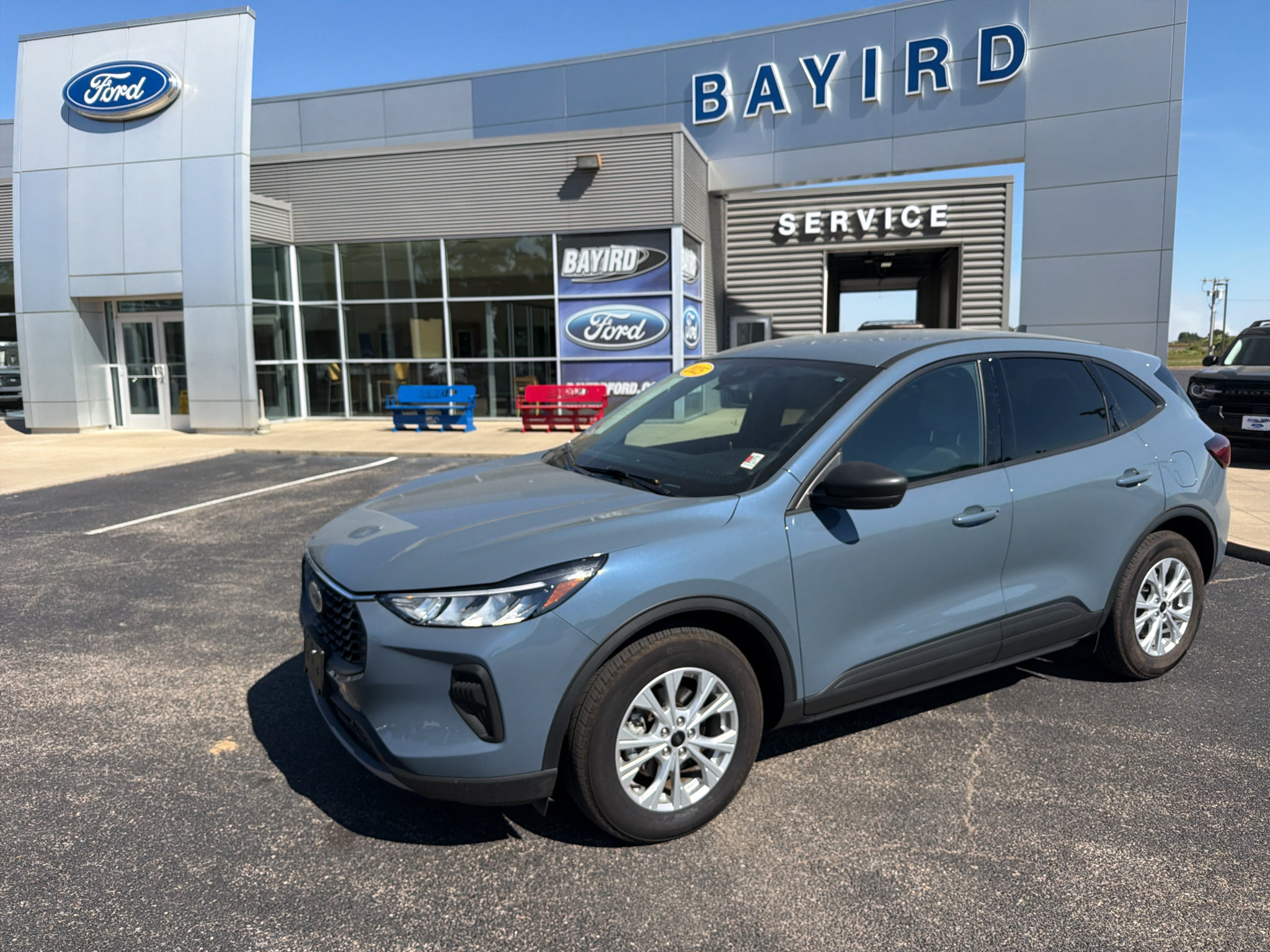 Used 2025 Ford Escape Active w/ Cold Weather Package FWD image 1
