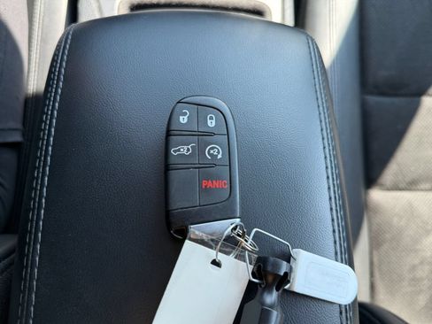 Used 2020 Jeep Grand Cherokee Altitude AWD/4WD image 45