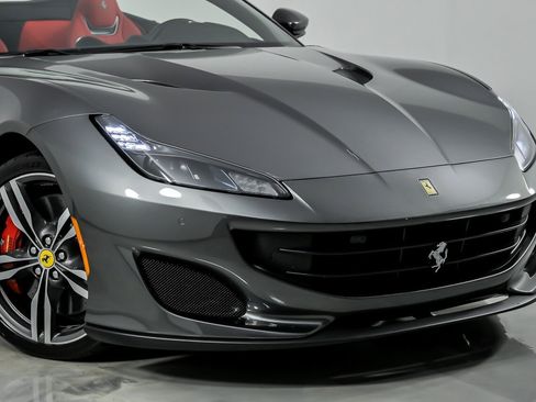 Used 2020 Ferrari Portofino RWD image 3