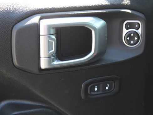 Used 2023 Jeep Wrangler Unlimited w/ Cold Weather Group AWD/4WD image 15