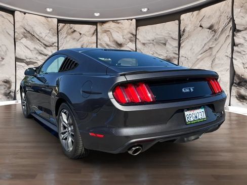 Used 2015 Ford Mustang GT RWD image 8
