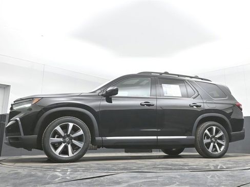 Used 2023 Honda Pilot Elite image 48