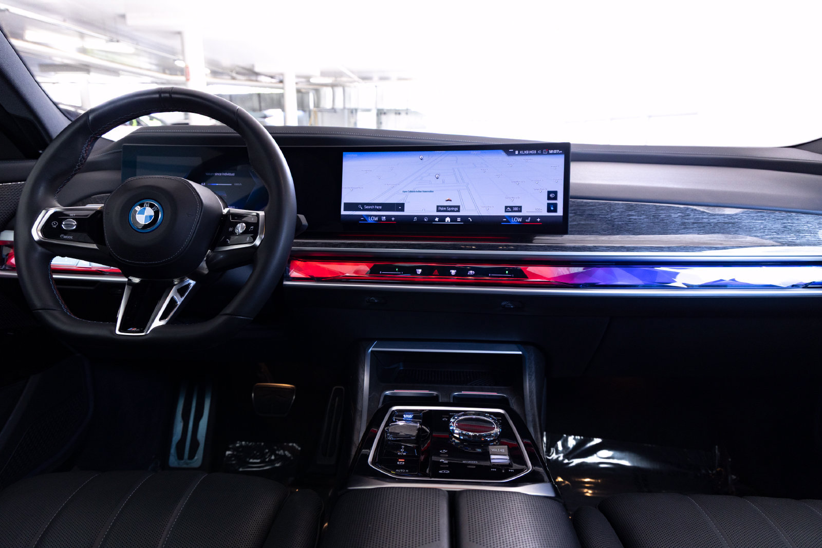 Used 2024 BMW i7 M70 w/ Premium Package AWD/4WD image 11
