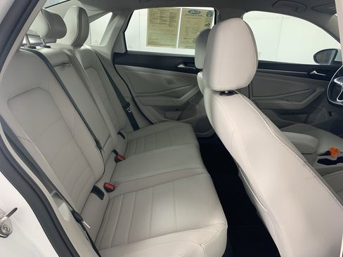 Used 2023 Volkswagen Jetta SE image 38