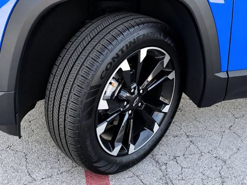 Certified 2025 Chevrolet Equinox RS w/ Safety and Technology Package FWD image 12