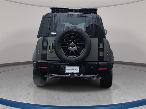 New 2026 Land Rover Defender 110 X-Dynamic SE image 6