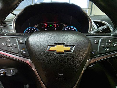 Used 2018 Chevrolet Equinox Premier AWD/4WD image 30