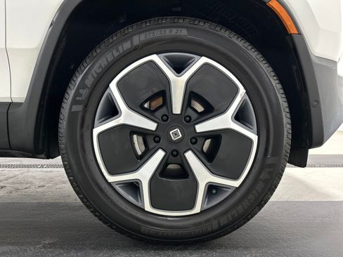 Used 2024 Rivian R1S Adventure AWD/4WD image 11