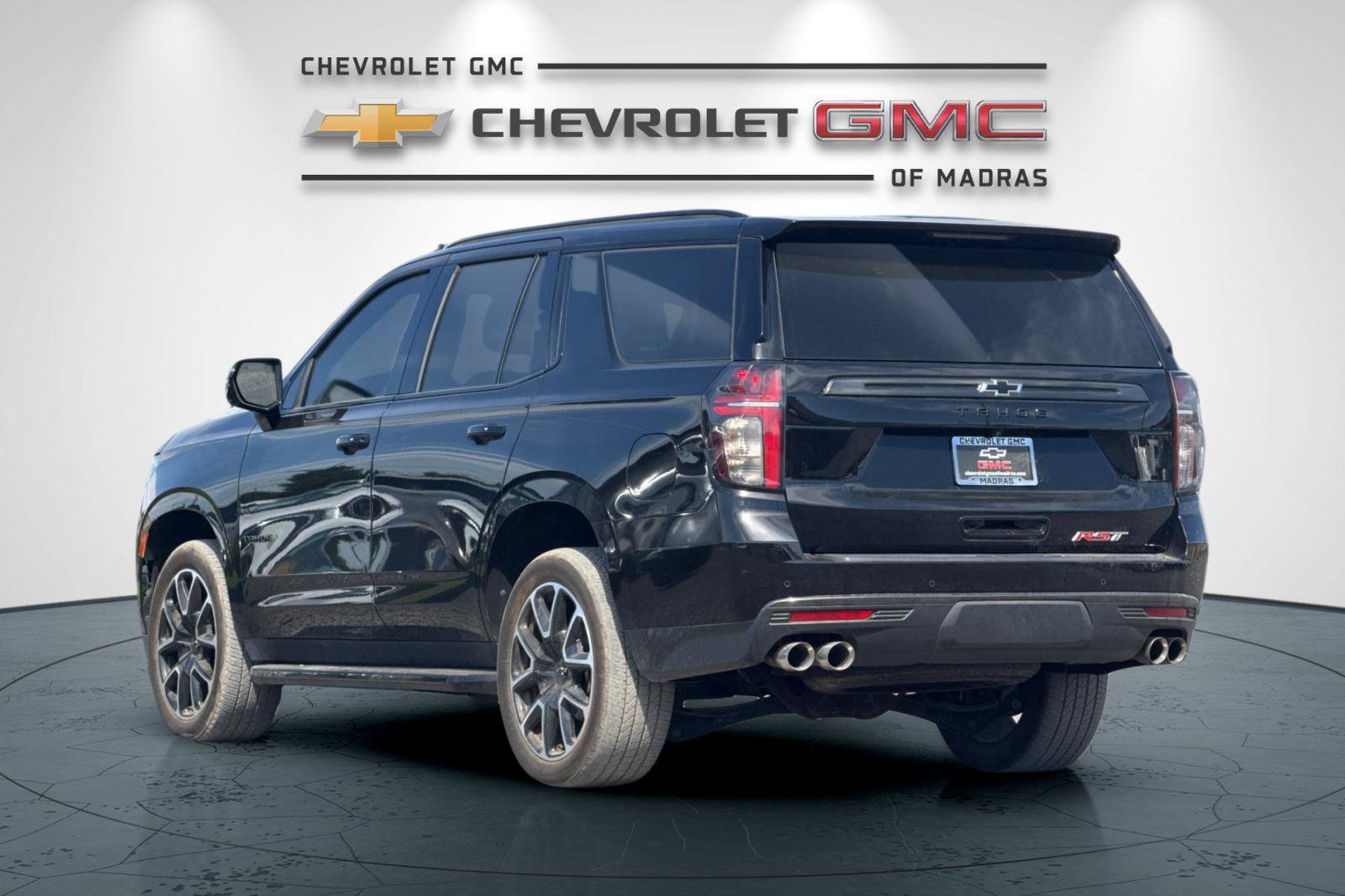 Used 2022 Chevrolet Tahoe RST w/ Sport Performance Package AWD/4WD image 5