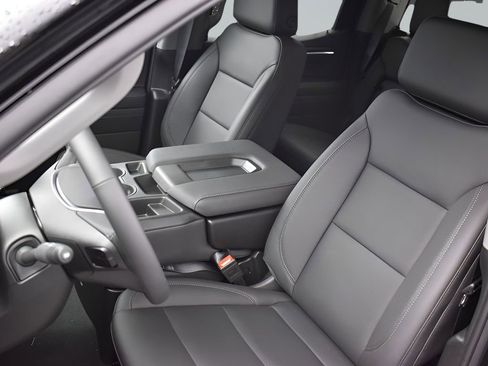 Used 2024 GMC Sierra 1500 SLT w/ X31 Off-Road Package image 30