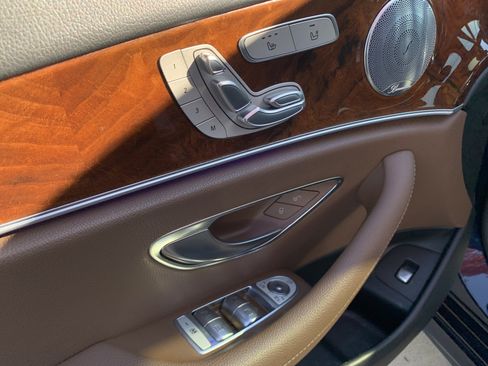 Used 2017 Mercedes-Benz E 300 4MATIC image 15