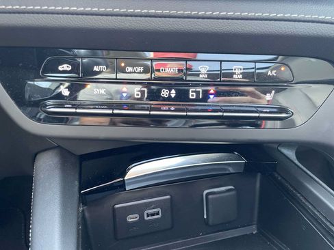 Used 2023 Buick Envision Essence w/ Sport Touring Package AWD/4WD image 18