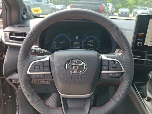 New 2026 Toyota Sienna Platinum AWD/4WD image 18