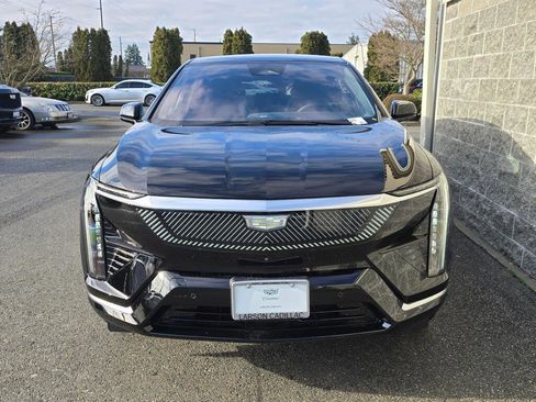 New 2026 Cadillac Optiq Luxury 1 image 13