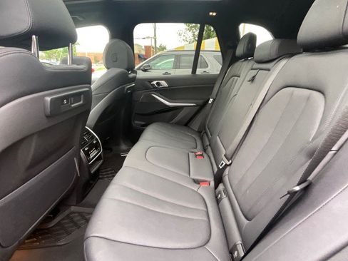 Used 2022 BMW X5 xDrive40i w/ Premium Package AWD/4WD image 32
