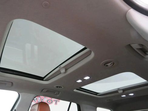 Used 2018 Chevrolet Traverse High Country image 27