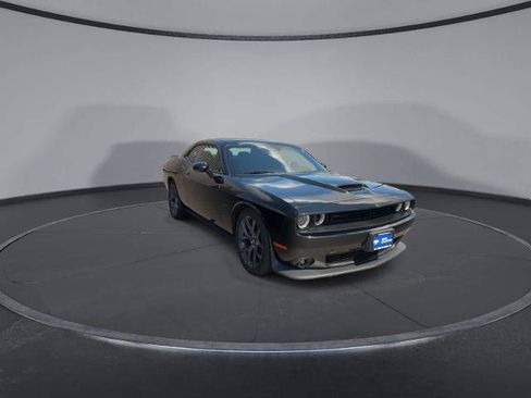 Used 2022 Dodge Challenger R/T w/ Blacktop Package RWD image 2