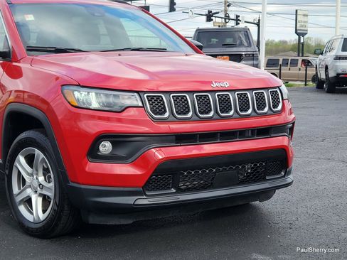 Used 2023 Jeep Compass Latitude AWD/4WD image 7