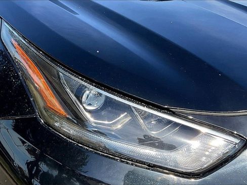 Used 2024 Toyota Highlander Platinum image 7