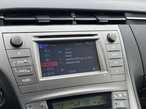 Used 2014 Toyota Prius Two image 4