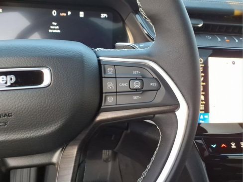 New 2026 Jeep Grand Cherokee Altitude AWD/4WD image 21