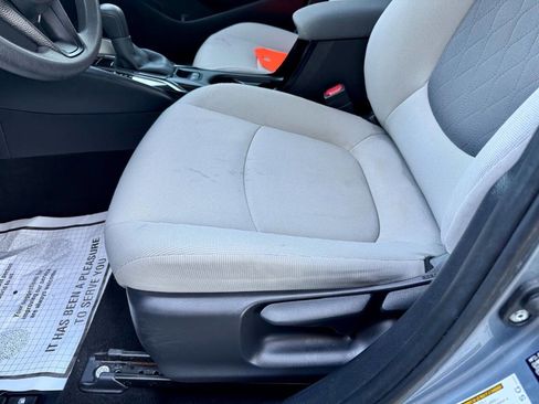 Used 2021 Toyota Corolla LE FWD image 30