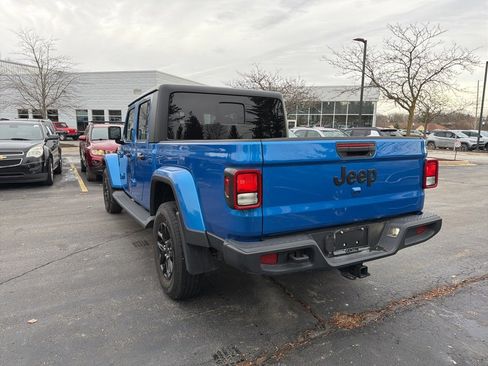 Used 2023 Jeep Gladiator Sport image 4