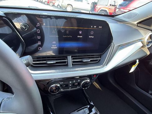 New 2026 Chevrolet Trax LT w/ Driver Confidence Package FWD image 5
