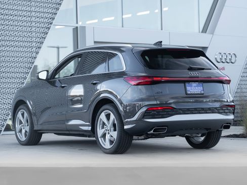 New 2025 Audi Q5 Prestige image 5