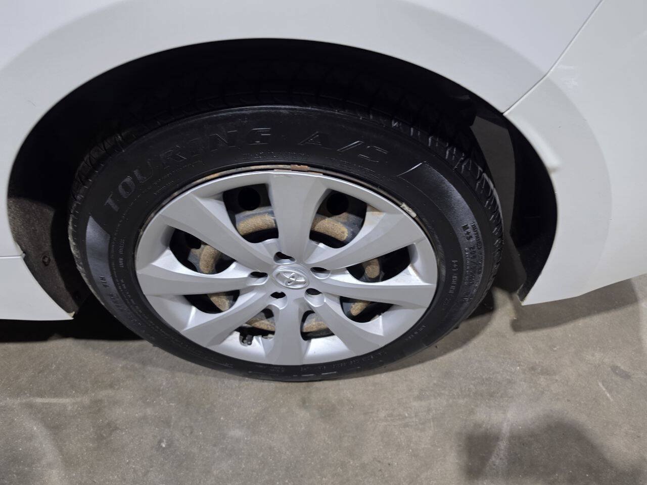 Used 2020 Toyota Corolla LE FWD image 21
