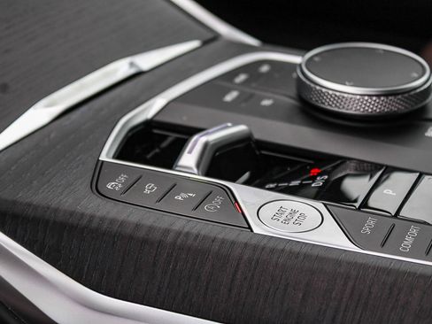 New 2026 BMW 330i Sedan w/ M Sport Package RWD image 18