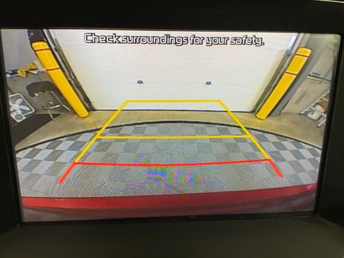 Used 2020 Kia Sorento LX image 16