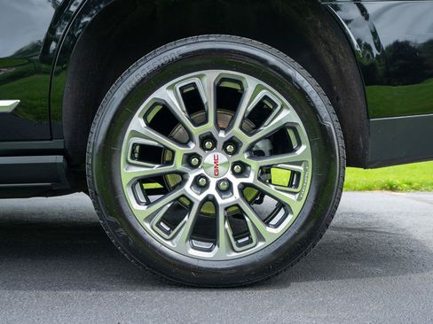 Used 2025 GMC Yukon Denali w/ Denali Reserve Package AWD/4WD image 10