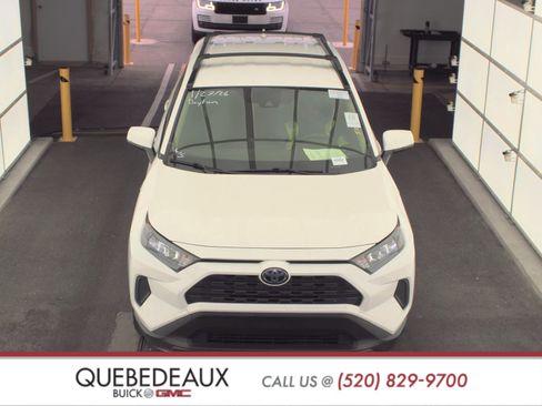 Used 2020 Toyota RAV4 LE image 2